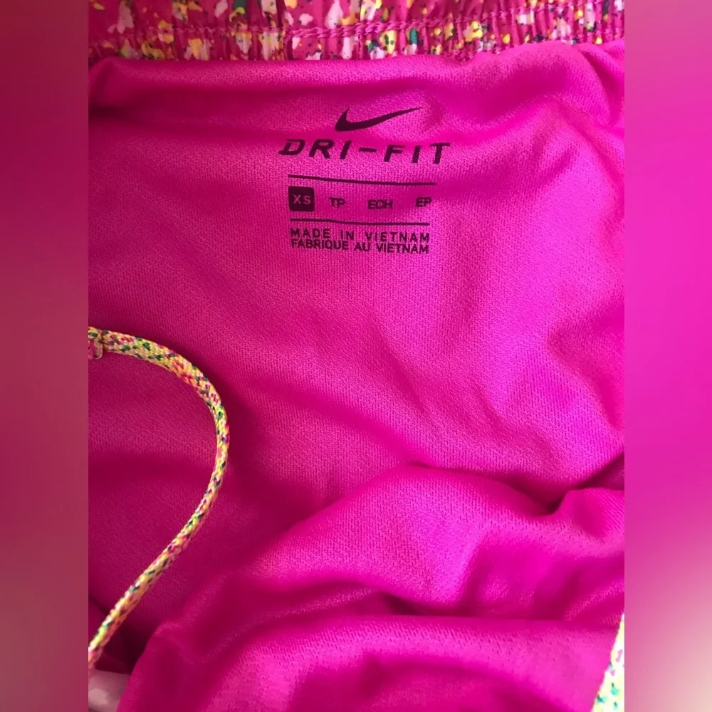 Nike Women’s Pink Floral Shorts size XS (0-2)